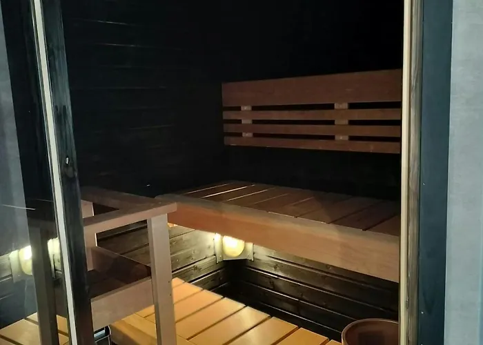 아파트 Convenient For 2 With Sauna